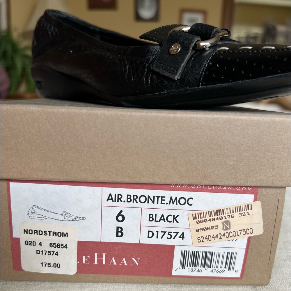 Cole Haan Black Loafers with Patent Toe and Silver Buckle Size 6 NWOT Vintage - Picture 3 of 4